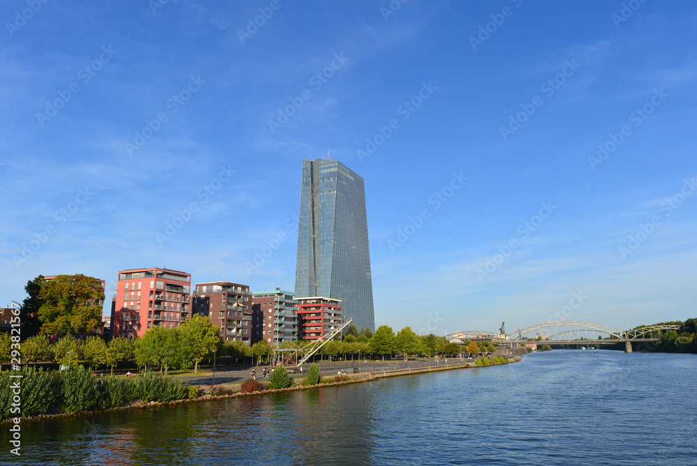 Obraz premium Frankfurt am Main Uferpromenade