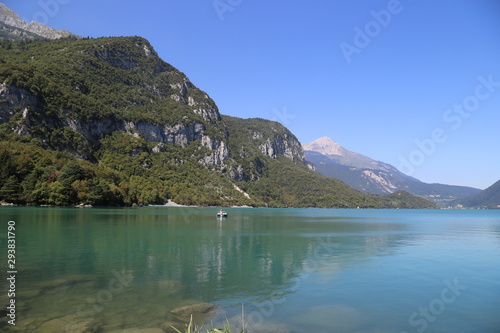 Lago di Molveno - Dolomiti - il pi   grande dei laghi alpini