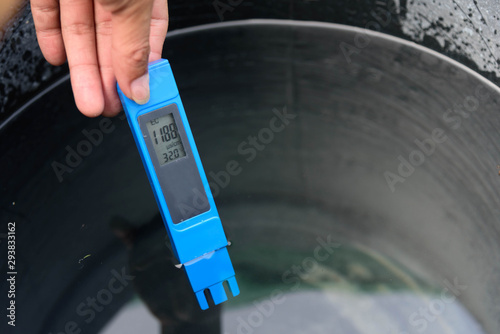 Fotografía Use Electric Conductivity for Test EC in water