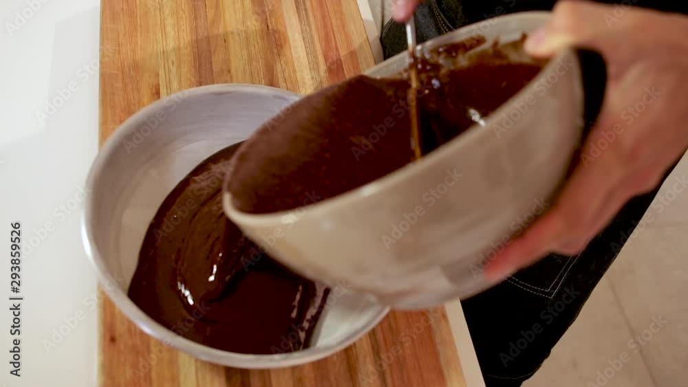 Food, food preparation, ingredient mixes, baking, desserts and cakes, vegetables, eggs, chocolate, ribs, meat, vegetables, whisk, cheese, vinaigrette, olive oil, comida, alimentos, ingredientes, dulce