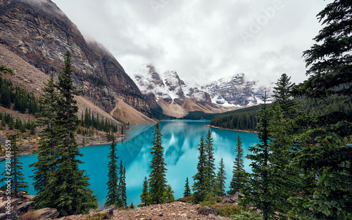 Moraine Lake photo