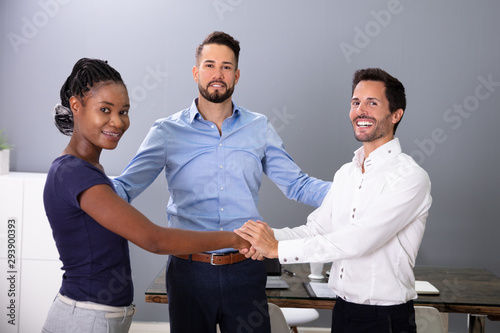 Photography Business People Shaking Hands In Meeting Room