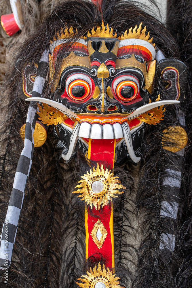 Φωτογραφία Traditional Balinese Barong mask on street ceremony in island Bali, Indonesia