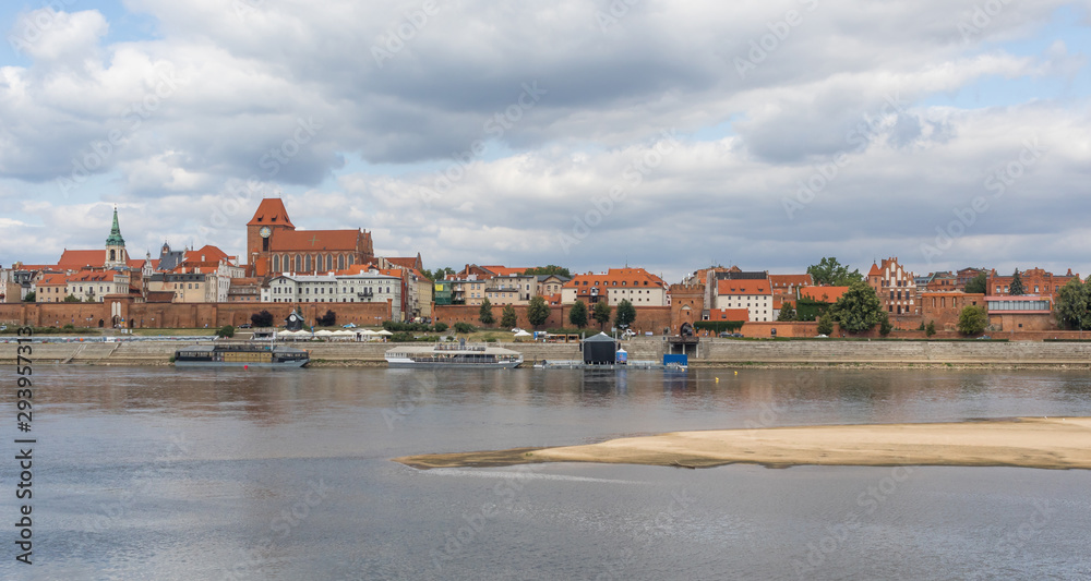Obraz premium Torun, Poland - located on the Vistula River, Torun displays one of the most wonderful Gothic and Baroque architectures of Poland. Here in particular the Old Town, a Unesco World Heritage
