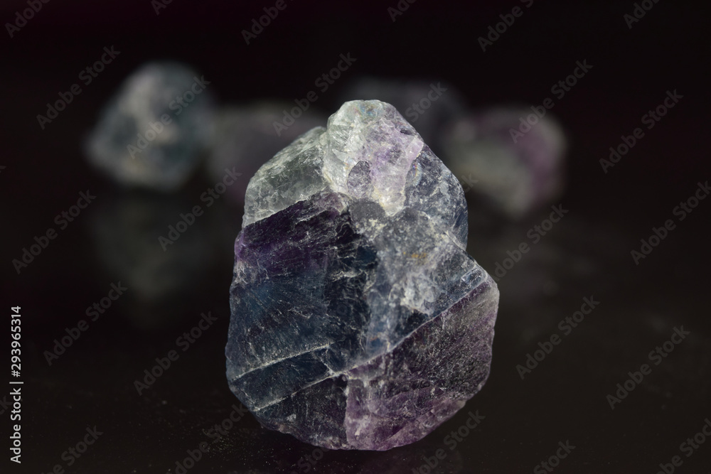 Gemstone is a gemstone that has not yet been divided There are many types, many colors, rare and expensive for making ornaments. Gemstone is a gemstone that has not yet been divided There are many types, many colors, rare and expensive for making ornaments.