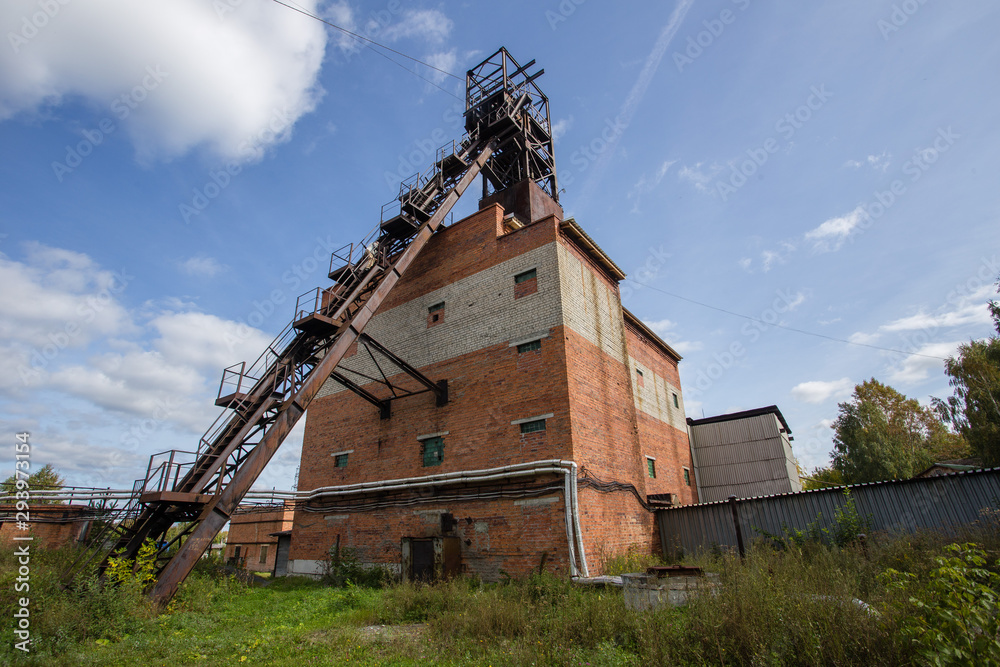 Mine shaft headframe Mine shaft headframe