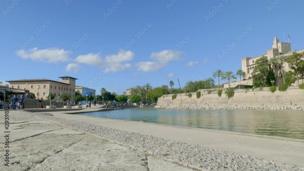 La Seu Cathedral with Royal Palace, Parc de la Mar, Palma de Mallorca, Mallorca (Majorca), Balearic Islands, Spain, Mediterranean, Europe La Seu Cathedral with Royal Palace, Parc de la Mar, Palma de Mallorca, Mallorca (Majorca), Balearic Islands, Spain, Mediterranean, Europe
