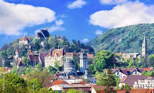 Fotografia Cityscape of Sighisoara, view of the historic buildings and citadel architecture