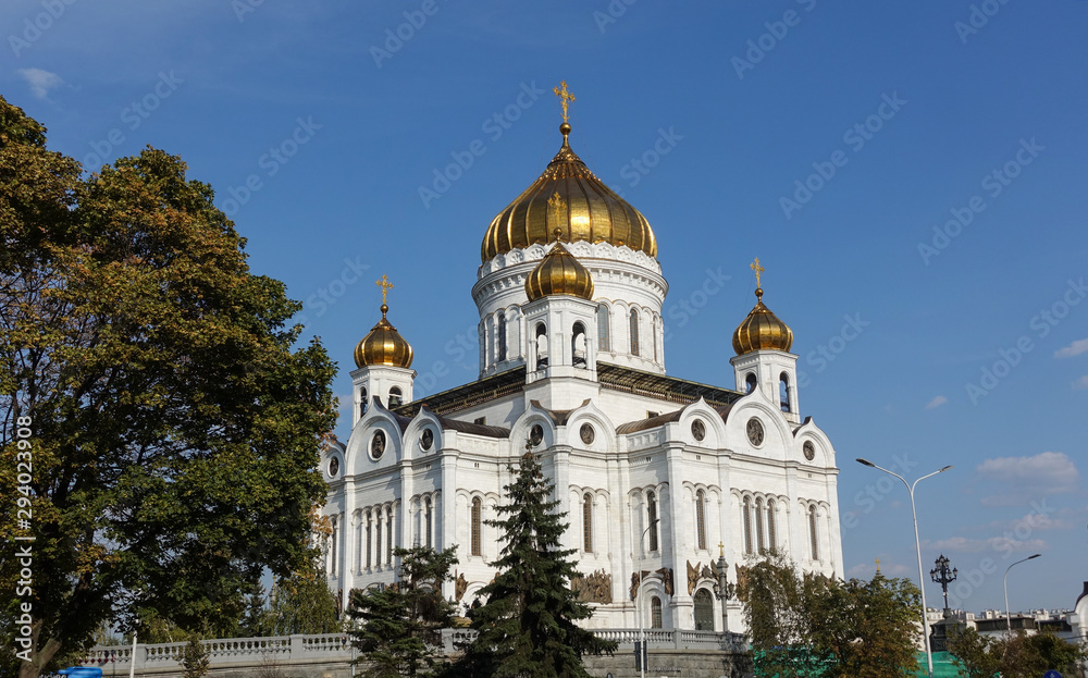 Φωτογραφία The Cathedral of Christ the Savior and the Patriarchal bridge, Moscow, Russia