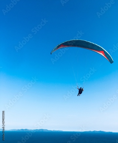 paraglider in the sky2