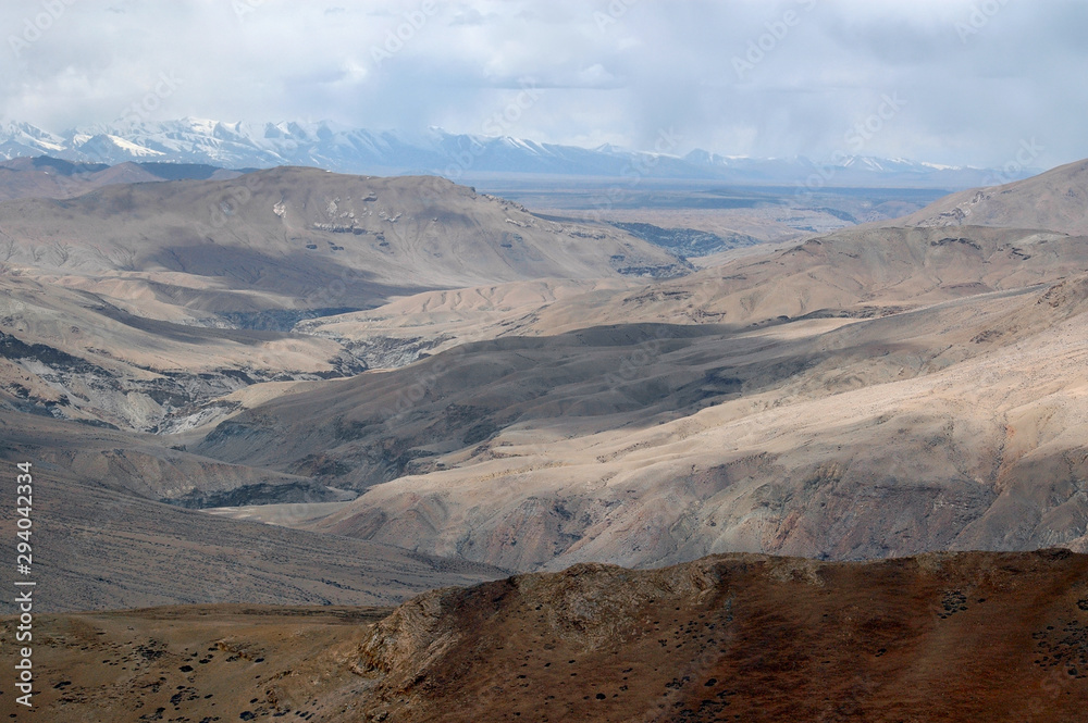 High mountainous landscape. View at Satlej river and Himalayas. Tibetan Plateau, Tibet, China, Asia.