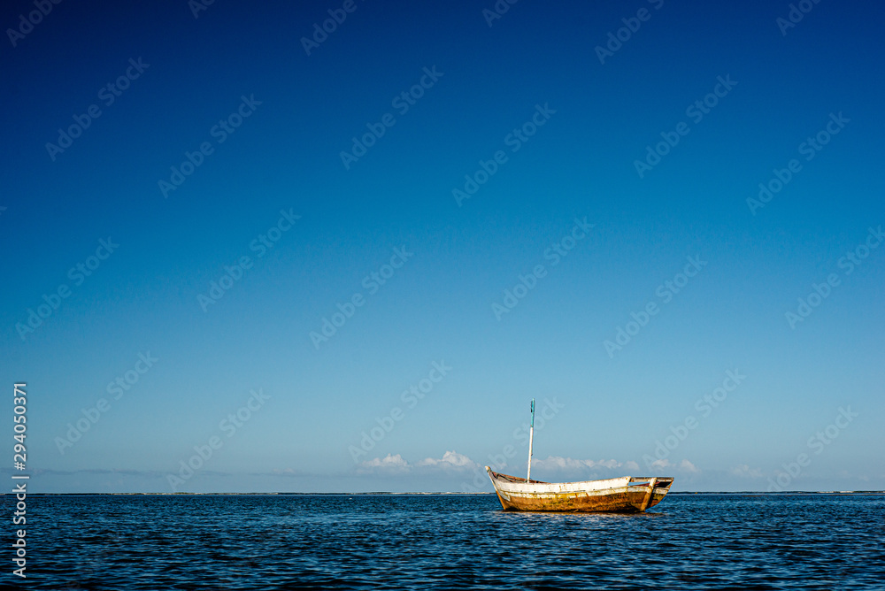 Obraz premium Barquinho no mar