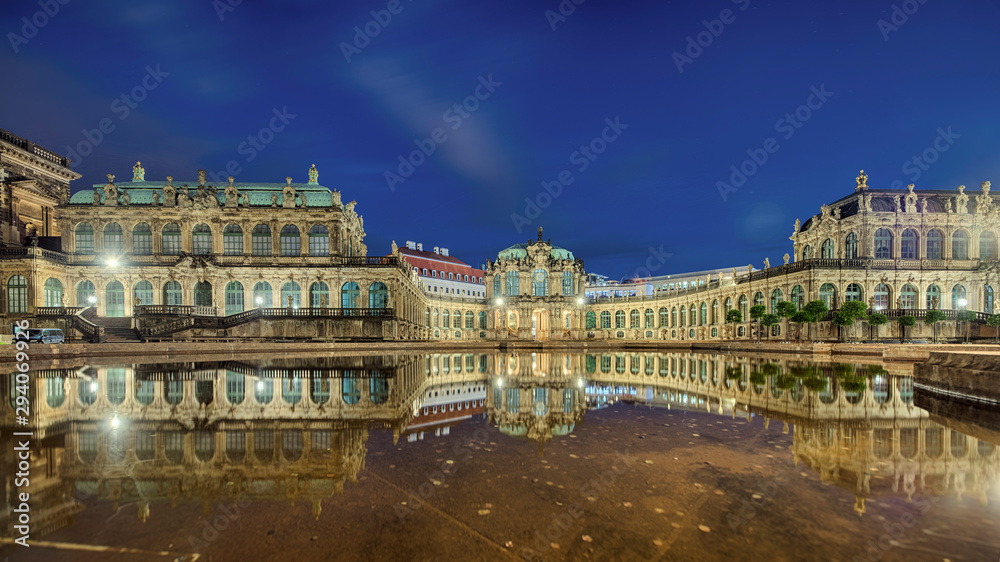Zwinger Dresden beleuchtet Panorama Zwinger Dresden beleuchtet Panorama