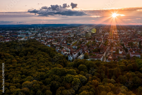 Sonnenuntergang in Hannover mit Eilenriede / Sunset in Hanover