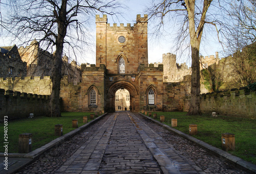 Konstfotografi Durham Castle University Entrance with Road towards Great Gate