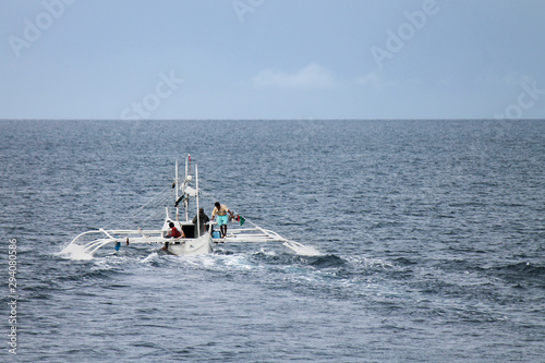 Philippine Bangka setting off for open sea