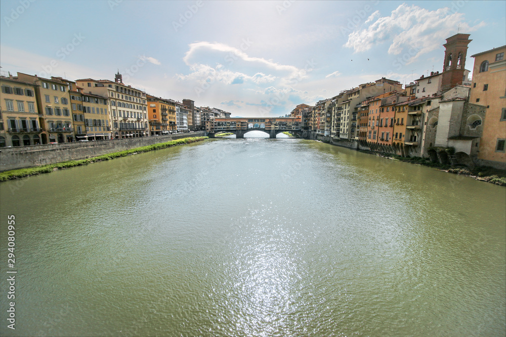 Obraz premium Ponte Vecchio in Florence, Italy. Ancient Bridge over the Arno River in one of Tuscany's biggest Tourist Attractions
