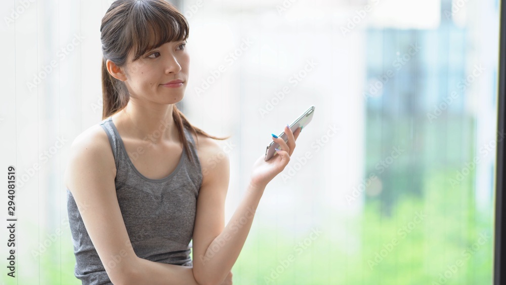 Fototapeta premium スポーツジム 女性