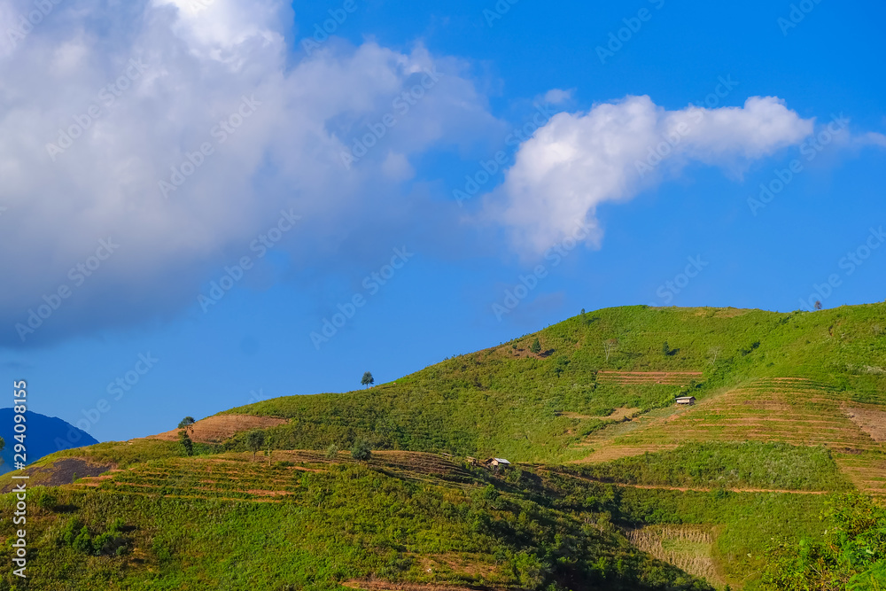 Obraz premium Beautiful landscape of mountain with cloud and blue sky in Ta Xua, Northwest Vietnam. Royalty high quality stock image of landscape, mountain.