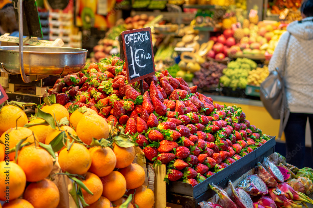 strawberry 1 Euro offer on farmers market in Spain Malaga
