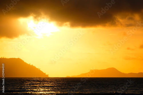 Beautiful sunset on the Seychelles © Sandra
