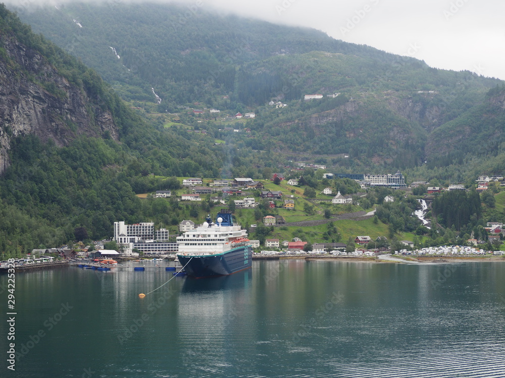 Un día nublado en Gerainger. Fiordos Noruegos