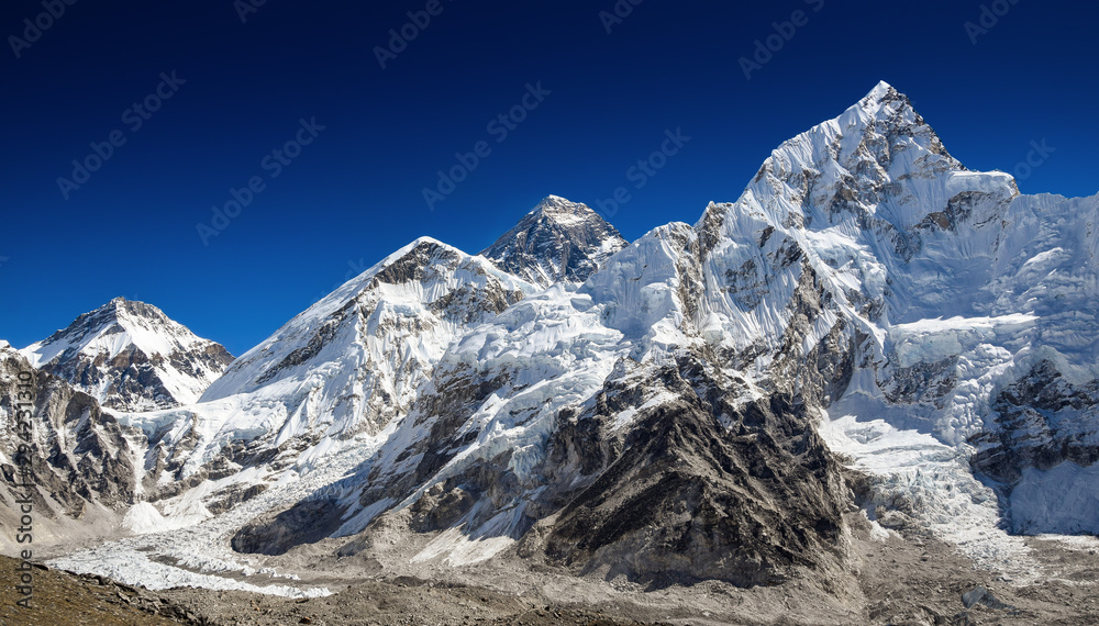 Obraz premium Panorama of Nuptse and Mount Everest seen from Kala Patthar