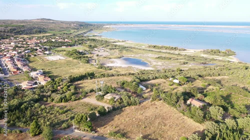 saline et vignes en vue aerienne