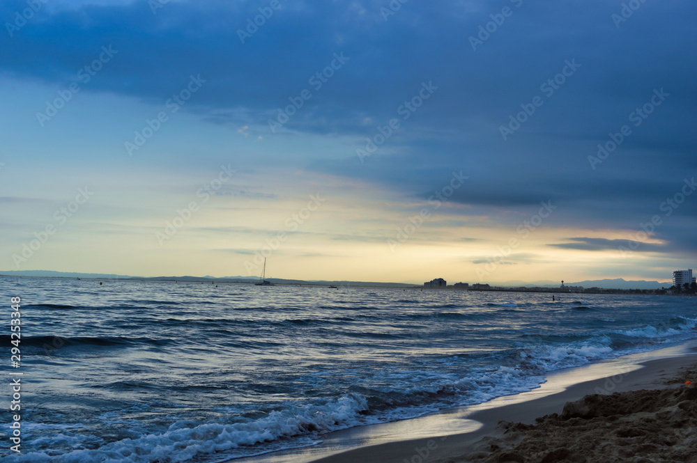 Fototapeta premium Sunset view of Roses beach