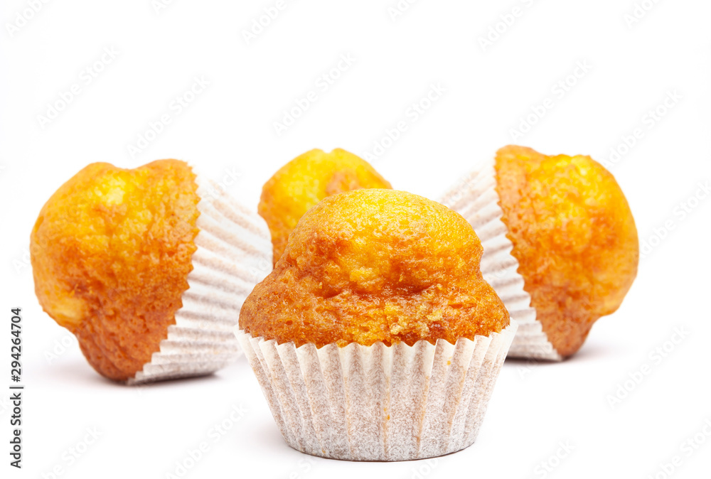 MUFFIN ON WHITE BACKGROUND MUFFIN ON WHITE BACKGROUND