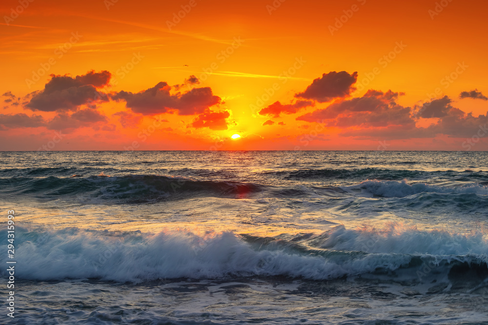 Obraz premium Beautiful over the tropical sea