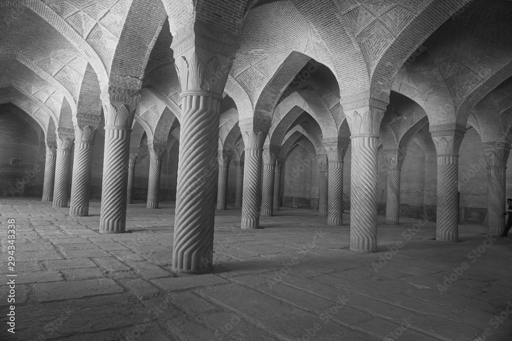 Dentro De La Mezquita Nasir Ol Molk En Shiraz Irán .