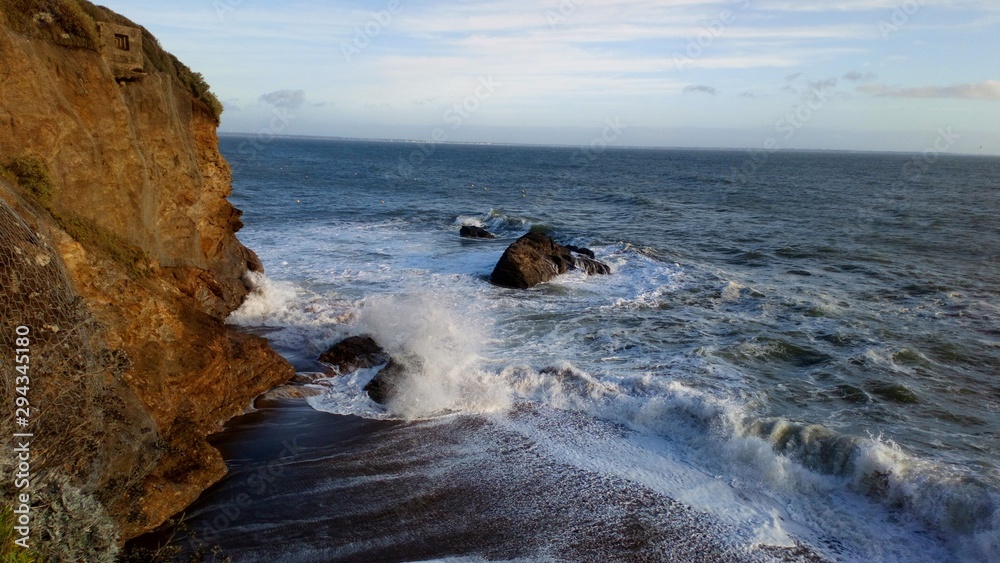 la côte bretonne tempête vague la côte bretonne tempête vague