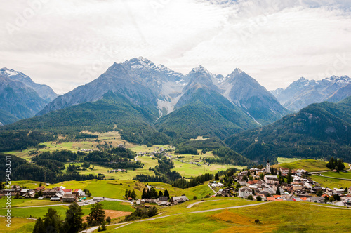 Ftan, Unterengadin, Dorf, Engadin, Alpen, Schweiz, Wanderweg, Graubünden, Sommer, Schweiz © bill_17
