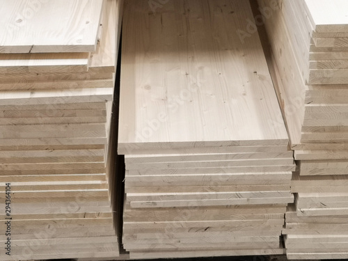 pallet di legno levigato e in vendita brico