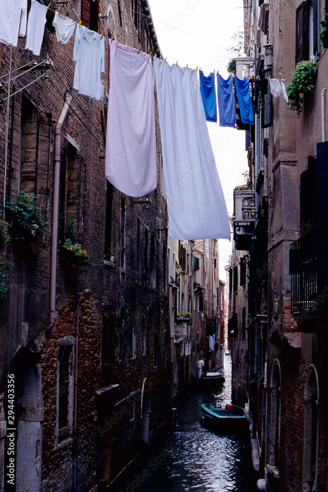 洗濯物を乾かすヴェネツィアの日常