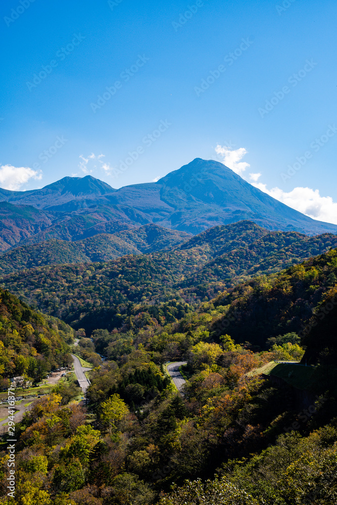 秋の知床 朝の岩尾別から望む紅葉の知床連山(北海道・斜里町・岩尾別) 秋の知床 朝の岩尾別から望む紅葉の知床連山(北海道・斜里町・岩尾別)