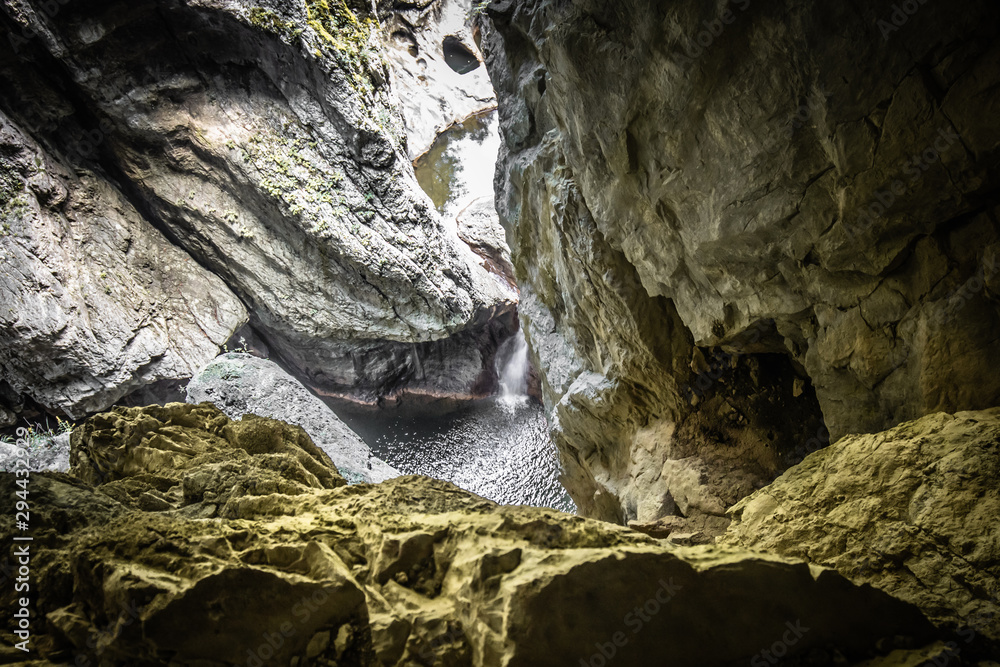 Fototapeta premium beautiful rocky formation of underground cave