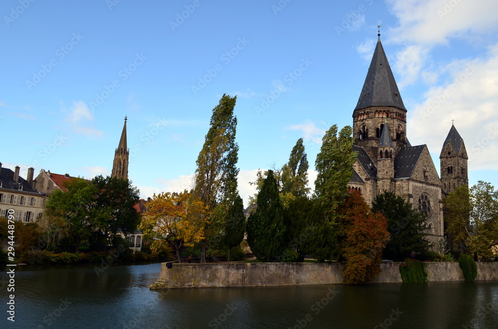 Temple Neuf an der Mosel in Metz Temple Neuf an der Mosel in Metz