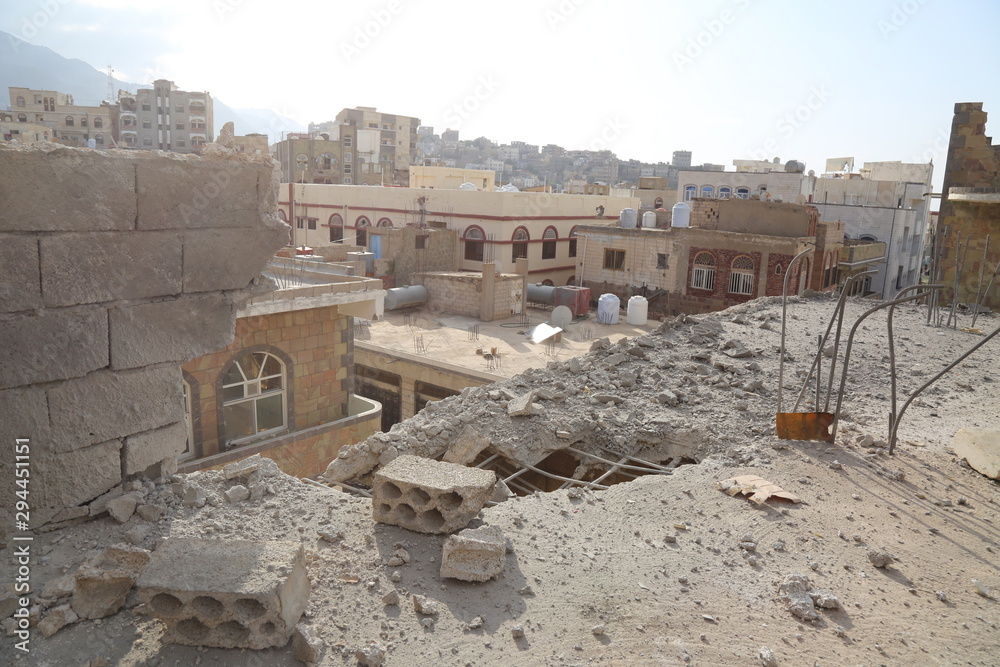 Shells landed on people homes in Taiz City, Yemen. Shells landed on people homes in Taiz City, Yemen.