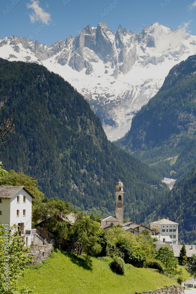 Soglio, Blick ins Val Bondasca und auf Sciora- Gruppe