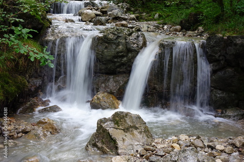 Fototapeta Naklejka Na Ścianę i Meble -  Wasserfall in den Ammergauer Alpen