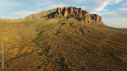 Superstition Mountains in evening glow, Azirona
