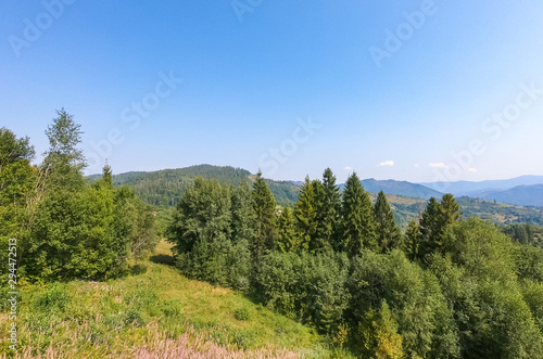 Carpathian Mountains landscape in the autumn season in the sunny day © thaarey1986