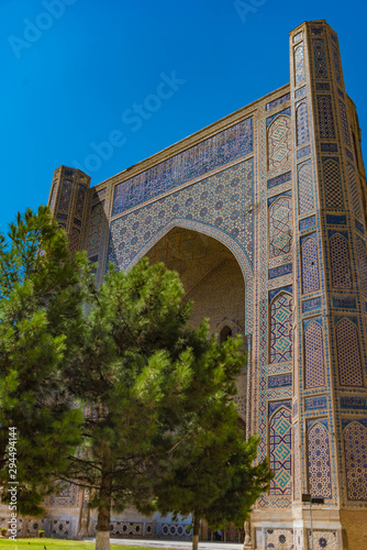 Facade and iwan of the Bibi-Khanym mosque, Samarkand, Uzbekistan