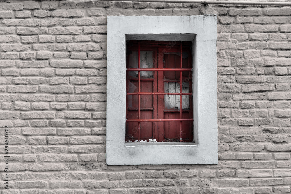 janela vermelha