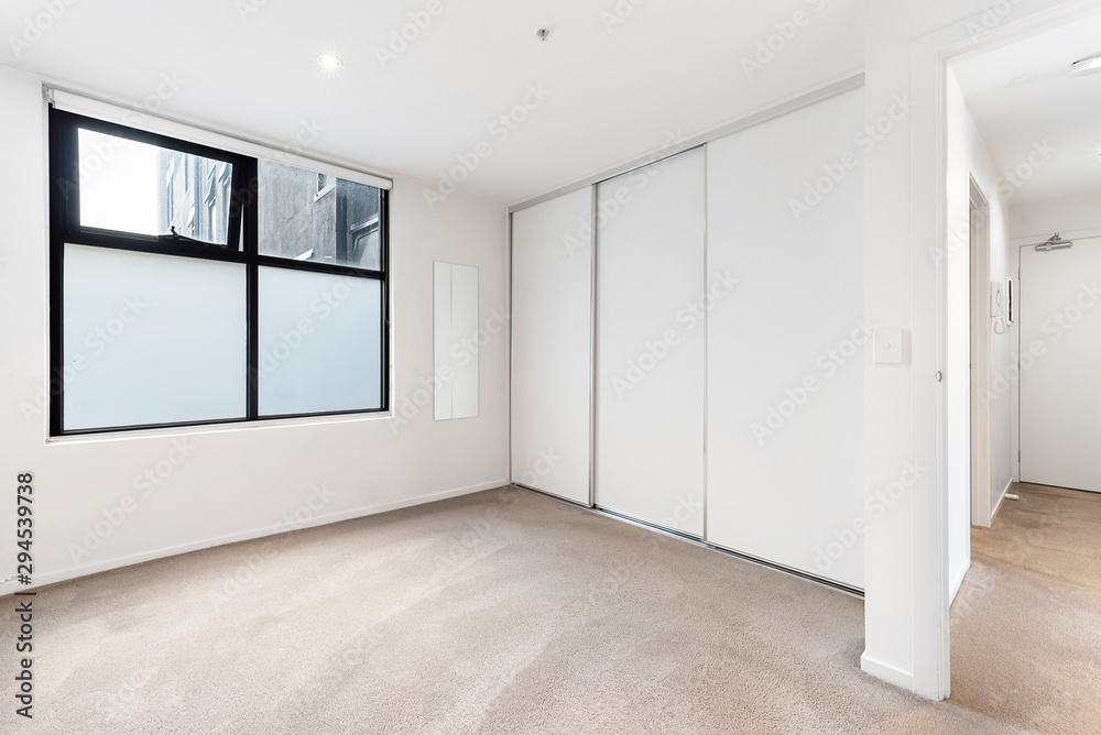 Fototapeta premium Empty and unfurnished brand new apartment