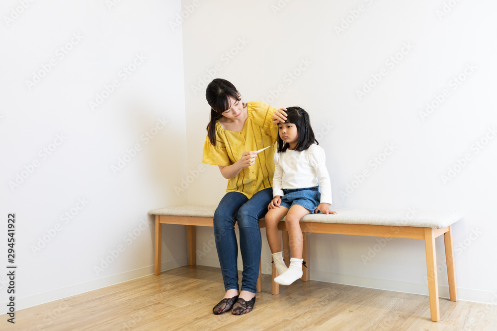 風邪をひいている女の子 風邪をひいている女の子