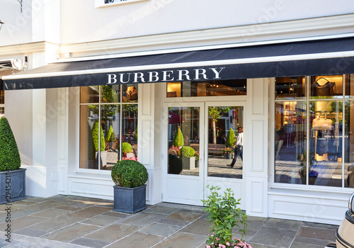 burberry la vallée village