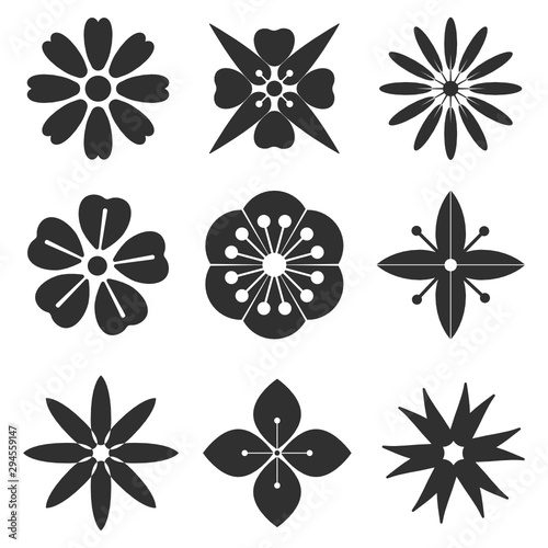 Set of flower icons © POKPAK